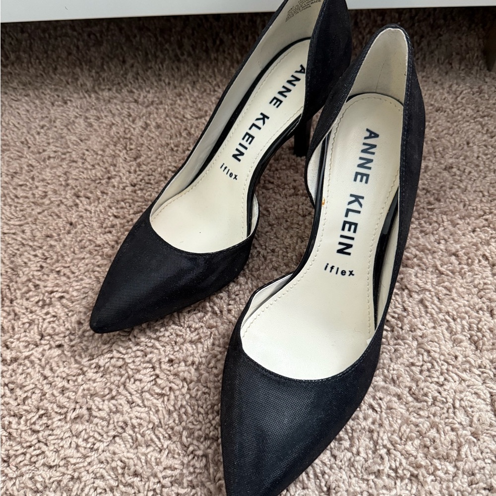 Anne Klein Black Pointed Heels, worn once!